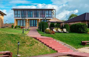 Фото номера Дом с 3 спальнями Загородные дома Villa Swan Lake г. Чурилово 5